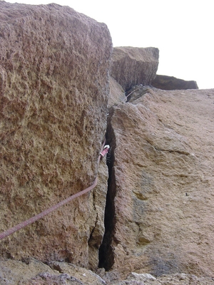 Looking up the crack on the trad route Spiderman - Spiderman Buttress - Climbing Oregon